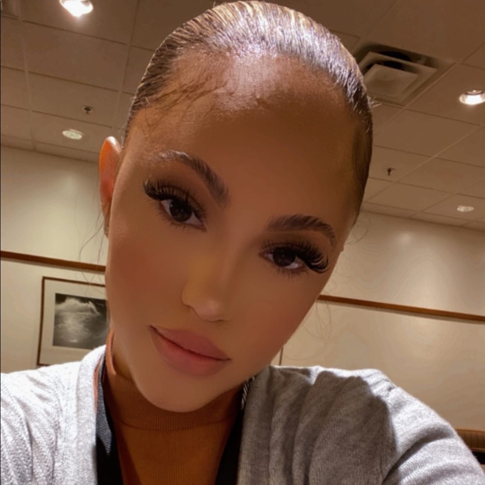 Meet your Posher, Carmen